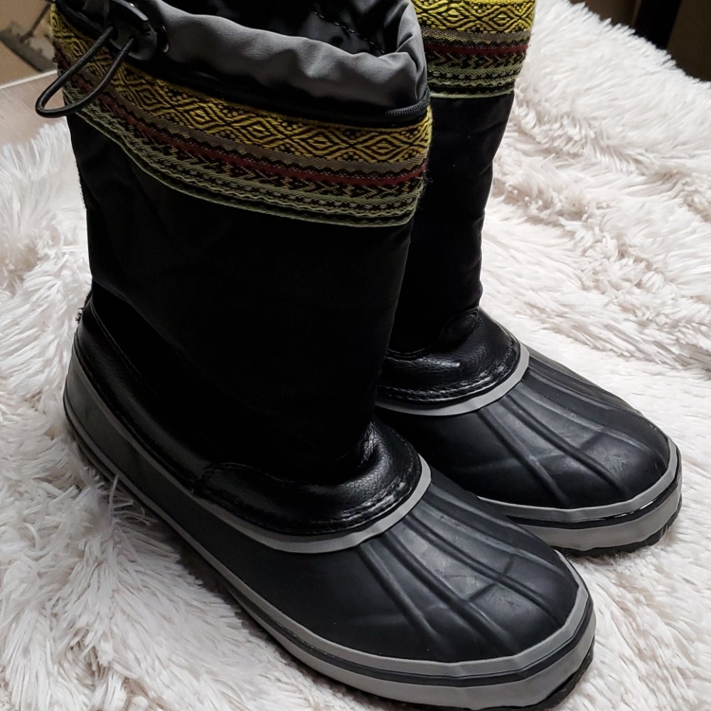 Women's The Sak Snow Boot Size 10